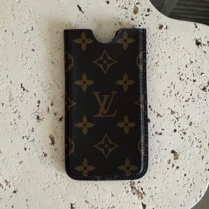 Authentic LOUIS VUITTON iPhone 6 Case/Sleeve